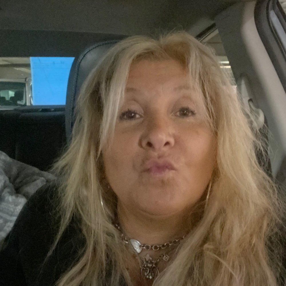 Meet your Posher, Lisa